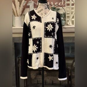 Erika Vintage GrannyCore Black White Knit Snowflake Winter Sweater Cardigan Zip